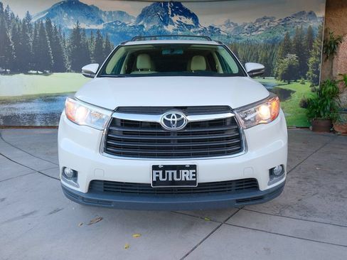 Used 2016 Toyota Highlander Limited FWD image 2
