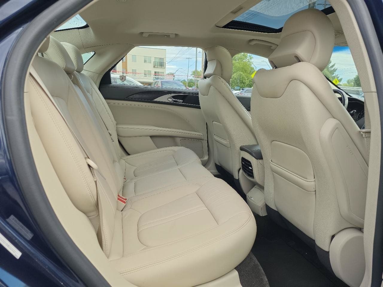 Used 2017 Lincoln MKZ Select w/ Select Plus Package AWD/4WD image 17