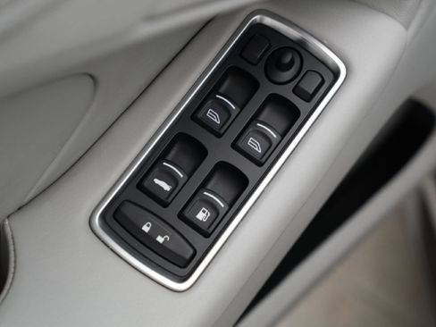 Used 2016 Aston Martin Vanquish Coupe RWD image 19