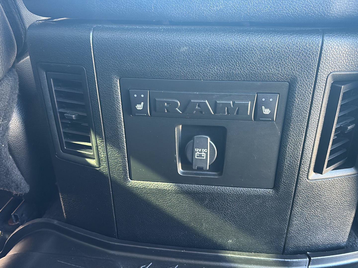Used 2018 RAM 3500 Laramie w/ Sport Appearance Group AWD/4WD image 37