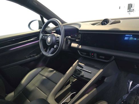 Used 2025 Porsche Macan 4 Electric w/ Premium Package AWD/4WD image 12