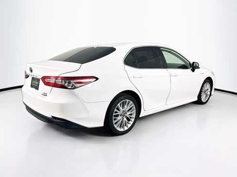 Used 2020 Toyota Camry XLE w/ Carpet Mat Package FWD image 9