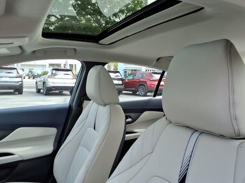 New 2026 Nissan Sentra SL FWD image 5