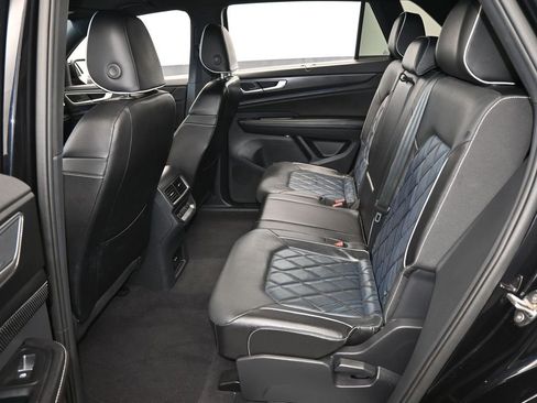 Used 2024 Volkswagen Atlas Cross Sport SEL Premium R-Line image 35