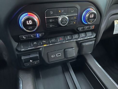Used 2022 GMC Sierra 1500 SLT image 24