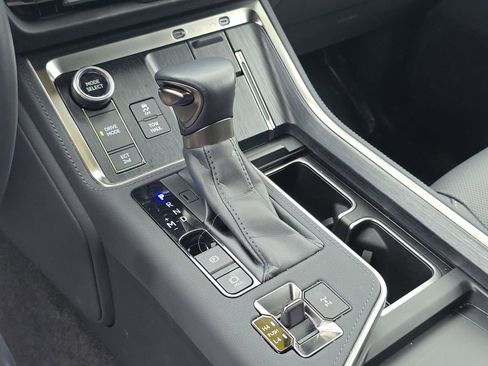 Used 2024 Lexus GX 550 w/ Accessory Package (Z1) image 28