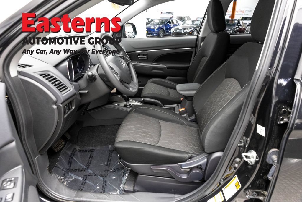 Used 2025 Mitsubishi Outlander Sport LE AWD/4WD image 15