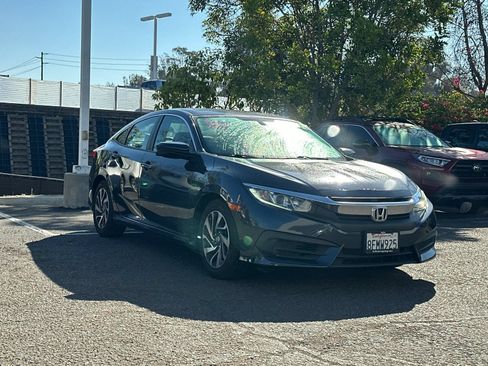 Used 2018 Honda Civic EX image 2