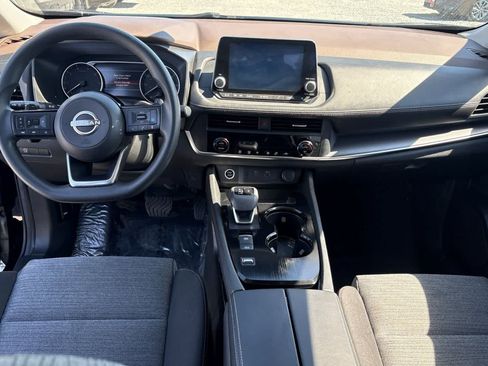 Used 2023 Nissan Rogue SV FWD image 4
