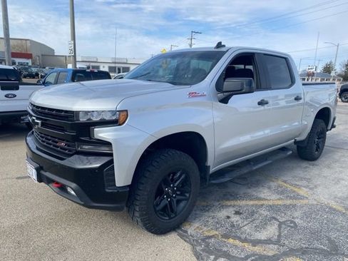 Used 2019 Chevrolet Silverado 1500 LT Trail Boss image 2