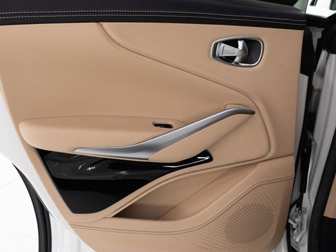 Used 2023 Aston Martin DBX 707 image 22