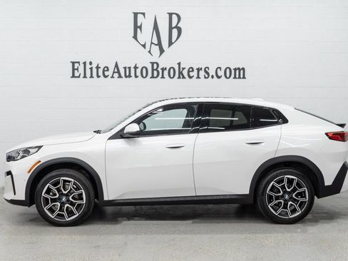 Used 2025 BMW X2 xDrive28i w/ Convenience Package image 2