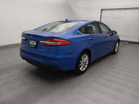 Used 2020 Ford Fusion SE FWD image 9