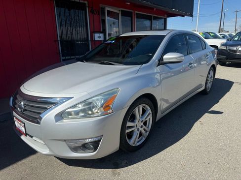 Used 2013 Nissan Altima 3.5 SV FWD image 4
