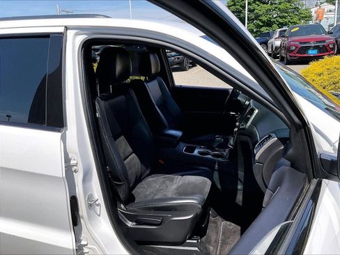 Used 2018 Jeep Grand Cherokee Altitude AWD/4WD image 11
