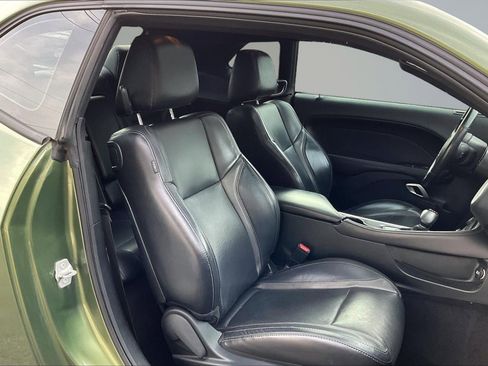 Used 2018 Dodge Challenger SXT Plus RWD image 7