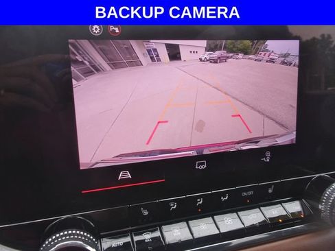 Certified 2025 GMC Canyon AT4 w/ Nightfall Edition AWD/4WD image 4
