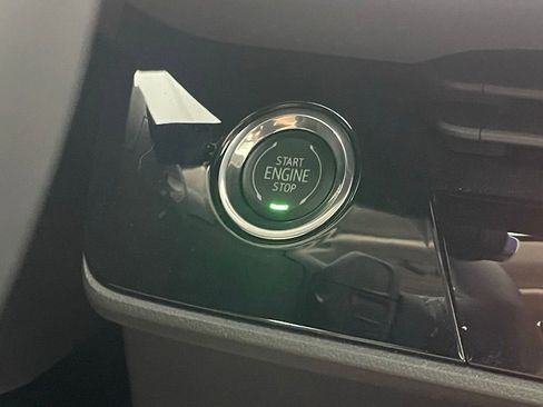 New 2025 Buick Envision Sport Touring image 4