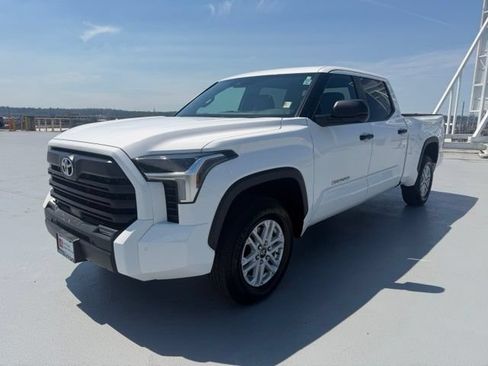 Certified 2025 Toyota Tundra SR5 AWD/4WD image 11