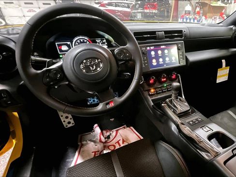 New 2026 Toyota GR86 YUZU Limited image 5