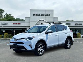 Used 2018 Toyota RAV4 XLE image 1