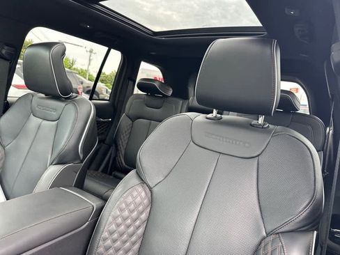 Used 2025 Jeep Grand Cherokee Summit image 20