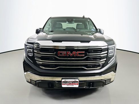 Used 2025 GMC Sierra 1500 SLT RWD image 2