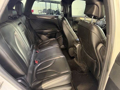 Used 2019 Lincoln MKC Premiere FWD image 11