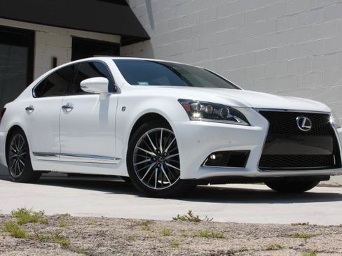 Used 2014 Lexus LS 460 AWD w/ F Sport Package image 6