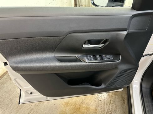 New 2026 Nissan Kicks SV AWD/4WD image 18