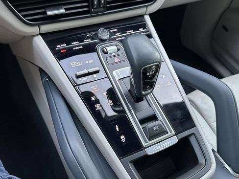 Certified 2022 Porsche Cayenne Turbo AWD/4WD image 28