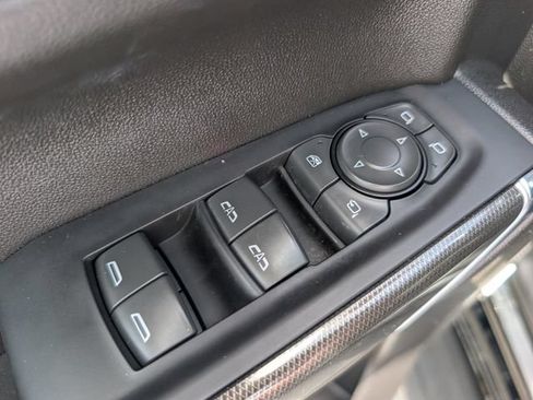 Used 2022 GMC Sierra 1500 AT4 w/ AT4 Preferred Package AWD/4WD image 18
