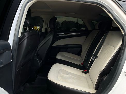 Used 2019 Ford Fusion SE w/ Equipment Group 151A image 11