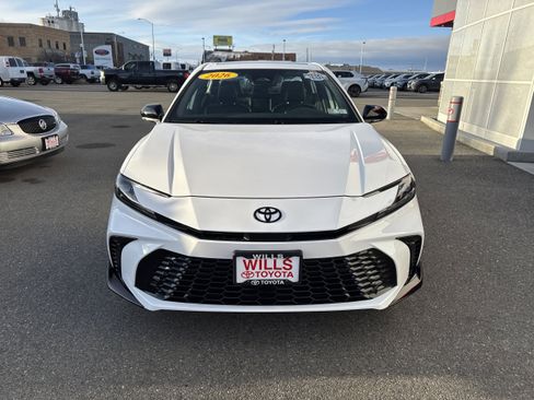 Used 2026 Toyota Camry XLE w/ Convenience Package image 5