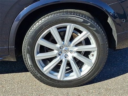 Used 2017 Volvo XC90 T6 Inscription w/ Vision Package image 28