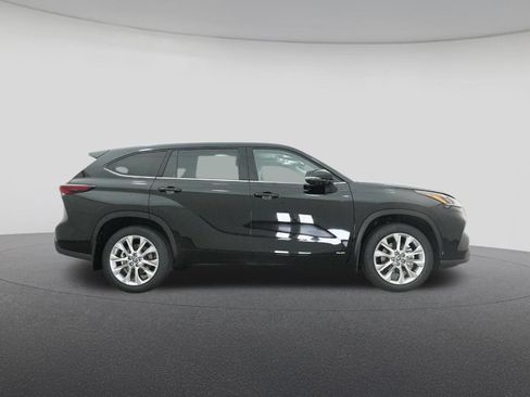 New 2026 Toyota Highlander Limited image 27