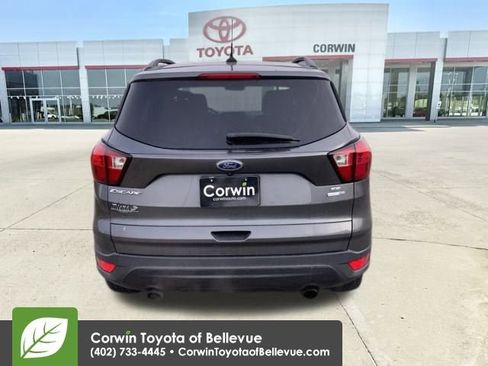 Used 2019 Ford Escape SE image 32