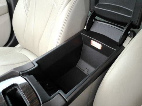 Used 2017 Buick LaCrosse Essence FWD image 51