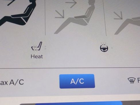 New 2026 Chrysler Pacifica Select image 22