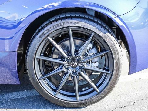 Certified 2025 Toyota GR86 Premium w/ ALL Weather Mat Package (TMS) image 28