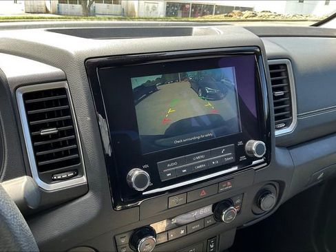 Used 2024 Nissan Frontier SV w/ SV Convenience Package RWD image 11
