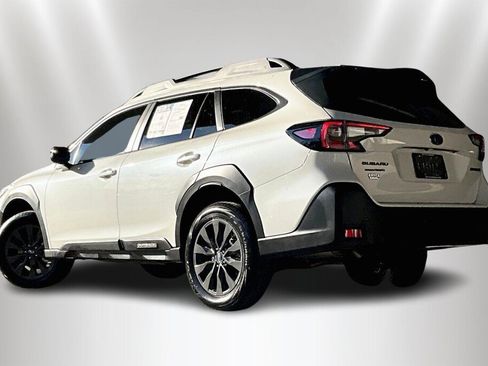 Certified 2025 Subaru Outback Onyx Edition w/ Tech Package 2 image 4