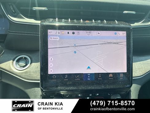 Used 2023 Jeep Grand Cherokee L Limited w/ Luxury Tech Group II AWD/4WD image 20