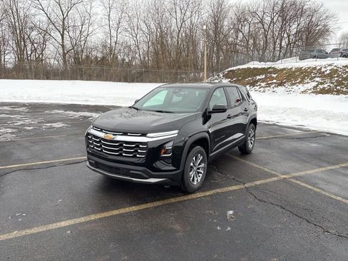 New 2026 Chevrolet Equinox LT w/ Convenience Package II FWD image 4