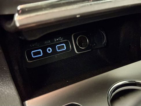 Used 2018 Jeep Grand Cherokee Laredo image 32