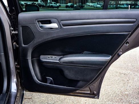 Used 2014 Chrysler 300 S image 38