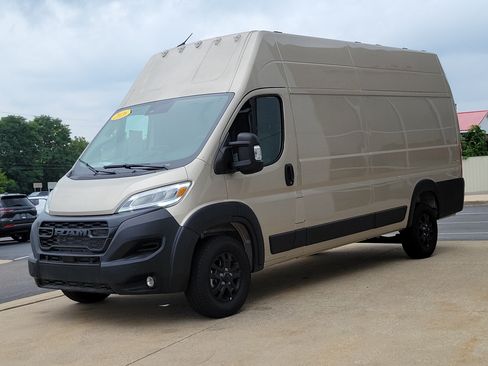 Used 2026 RAM ProMaster 3500 w/ Quick Order Package 22G SLT FWD image 2