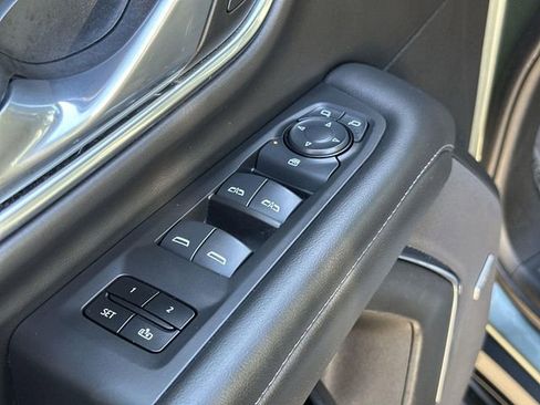 Used 2024 Chevrolet Suburban LT image 22