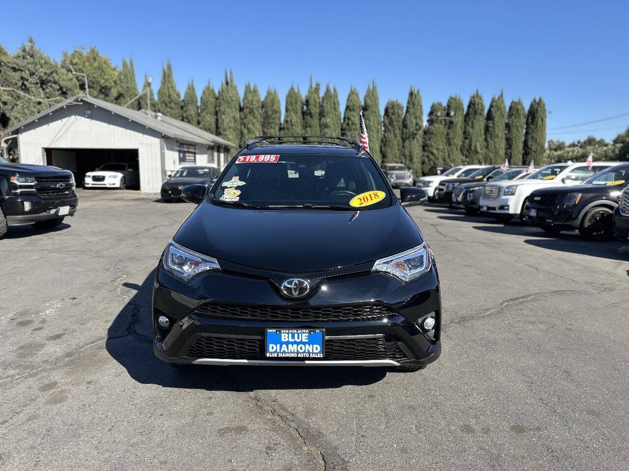 Used 2018 Toyota RAV4 SE w/ Power Extra Value Package AWD/4WD image 3