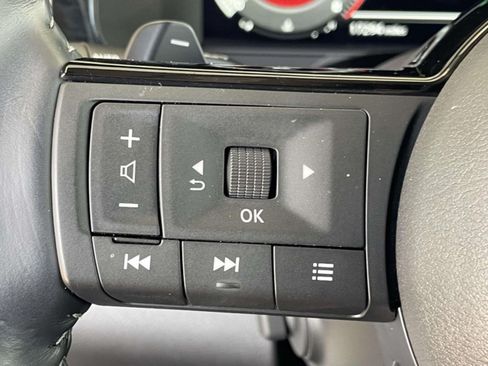 Used 2025 Nissan Pathfinder Platinum FWD image 25